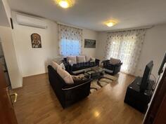 Porodična kuća 100m2 - Podgorica - Podgorica (uži dio)