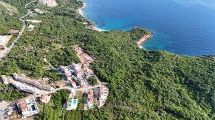 Građevinsko zemljište 957m2 - Budva - Rafailovići