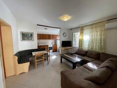 Porodična kuća 100m2 - Podgorica - Masline
