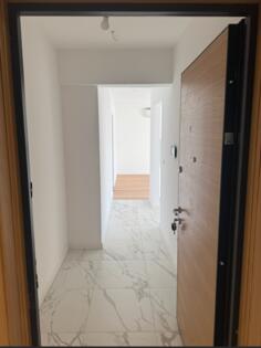 Dvosoban stan 72m2 - Herceg Novi - Bijela
