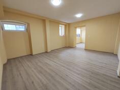 Lokal 62m2 - Herceg Novi - Topla