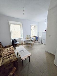 Trosoban stan 72m2 - Kotor - Stari Grad