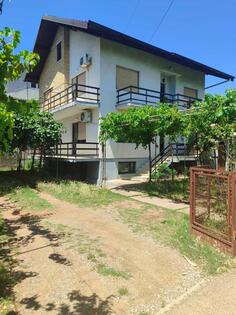 Porodična kuća 100m2 - Podgorica - Blok 9