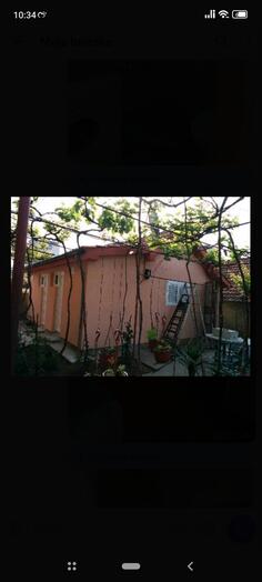 Porodična kuća 15m2 - Podgorica - Momišići