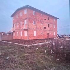Kuća sa više stanova 410m2 - Surčin - Bečmen