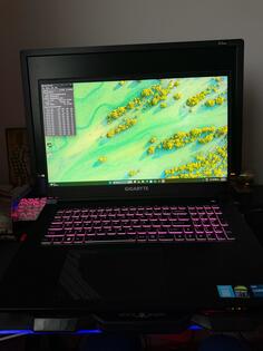 Gigabyte  - 17" Intel i5 16GB GB