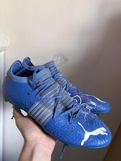 Prodajem PUMA future kopacke