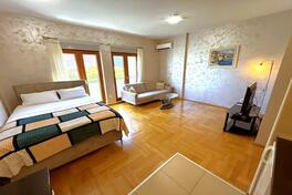 Garsonjera 35m2 - Podgorica - Preko Morače