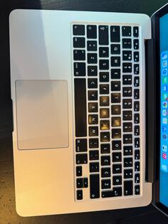Apple  - 13" Intel i5 8GB GB