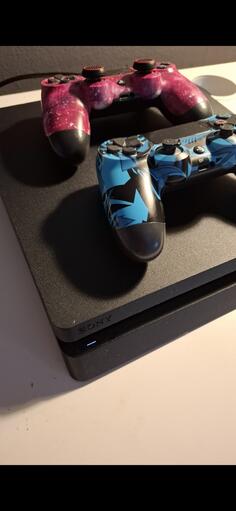 Sony - PlayStation 4