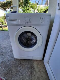 Prodajem mašinu u odličnom stanju