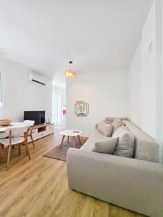 Garsonjera 32m2 - Cetinje - > Okolina grada