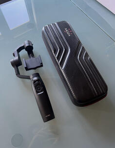 Apple - Moza Mini-MI 3-Axis Smartphone Gimbal Stabilizer with Wireless Phone Charging