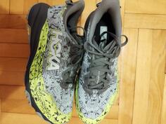 Hoka patike nove