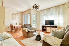 Dvosoban stan 64m2 - Bar - Centar grada