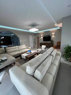 Kuća sa više stanova 308m2 - Podgorica - Vranići