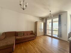 Garsonjera 40m2 - Bar - Centar grada
