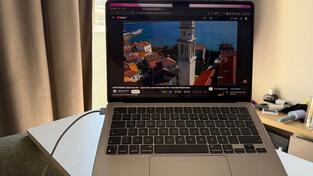 Apple M2 Air - 13.3" Intel i9 16GB GB