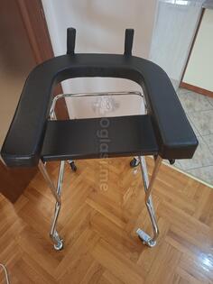 Prodajem novu hodalicu nekoriscenu. U prodaji su 220e da se kupi. Ja je prodajem 100€.