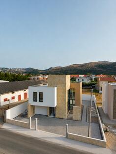 Vila 280m2 - Bar - Polje