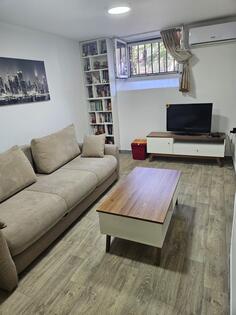 Garsonjera 18m2 - Podgorica - Centar grada