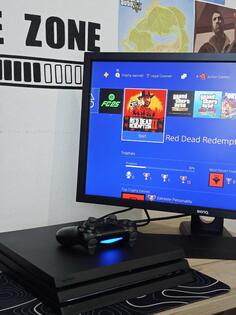 Sony - PlayStation 4