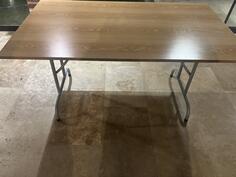 Prodajem sto 80x140 nogari metal konstrukcija