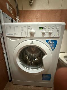 veš mašina INDESIT 6kg, malo korišćena, povoljno