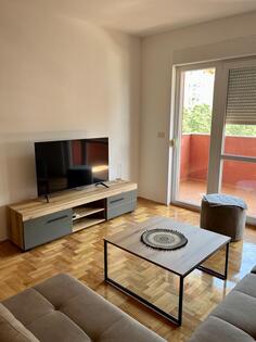 Dvosoban stan 85m2 - Bar - Centar grada