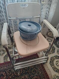 Toaletna Stolica Nova Nekoriscena