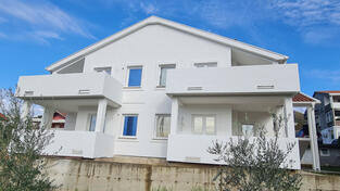 Kuća sa više stanova 300m2 - Tivat - Dumidran