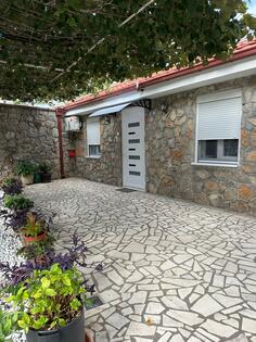 Garsonjera 30m2 - Podgorica - Gorica C