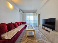 Dvosoban stan 65m2 - Bar - Centar grada