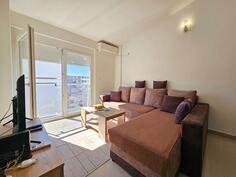 Dvosoban stan 50m2 - Bar - Centar grada