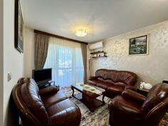 Dvosoban stan 70m2 - Bar - Centar grada