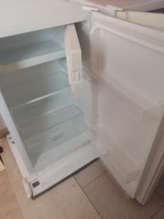 Prodajem dva frizidera