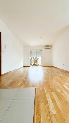 Dvosoban stan 73m2 - Podgorica - Tuški put