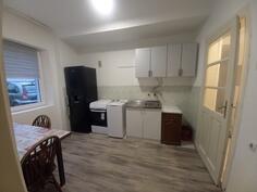 Porodična kuća 25m2 - Zemun - Zemun (uži dio)