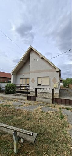 Porodična kuća 115m2 - Sečanj - Jarkovac