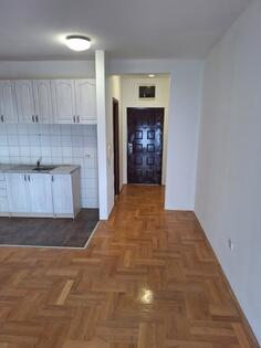 Garsonjera 28m2 - Podgorica - Tuški put