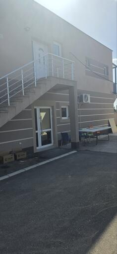 Jednosoban stan 170m2 - Novi Beograd - Novi Beograd (uži dio)