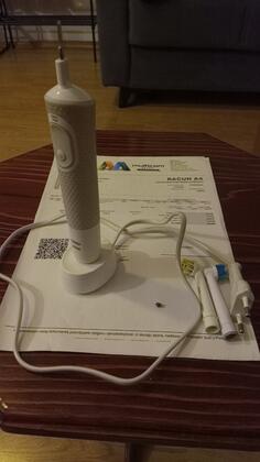 Elektricna cetkica Braun