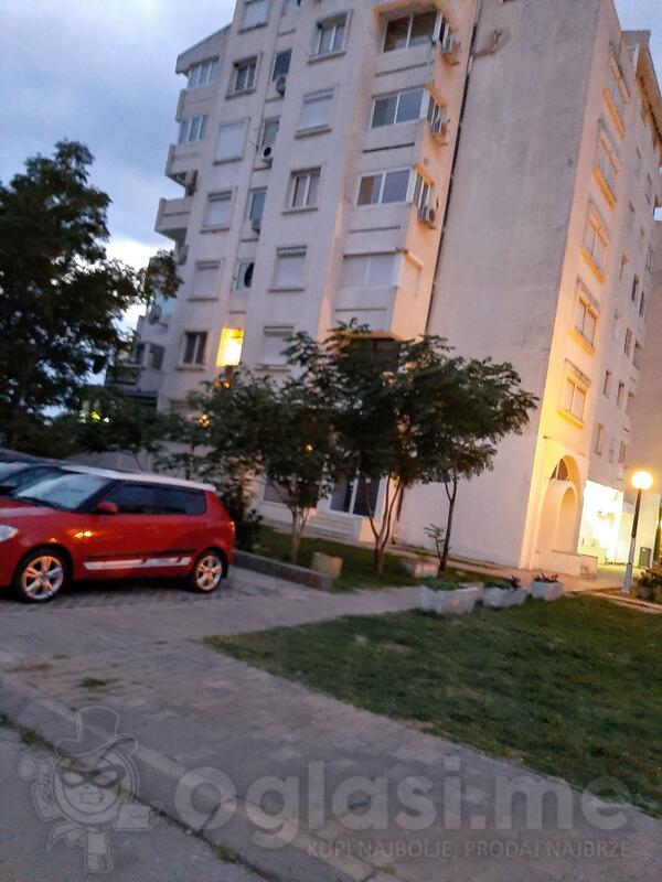 Jednosoban stan 42m2 - Bar - Sutomore ul.Cara Lazara,centar