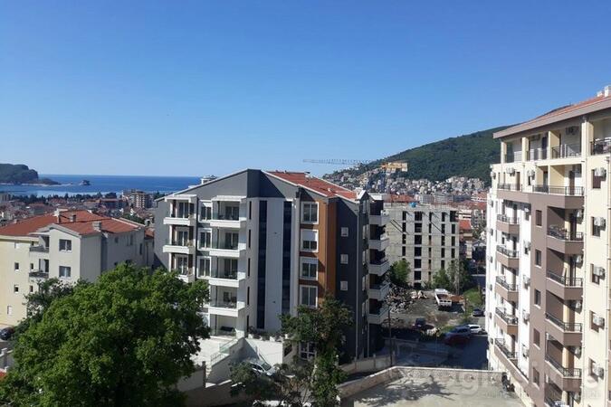Dvosoban stan 75m2 - Budva - Lazi
