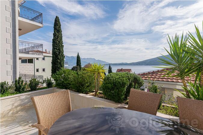 Trosoban stan 114m2m2 - Herceg Novi -  Đenovići