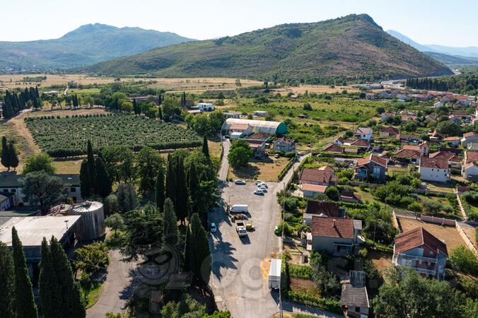 Građevinsko zemljište 1000m2 - Podgorica - Gornja Gorica