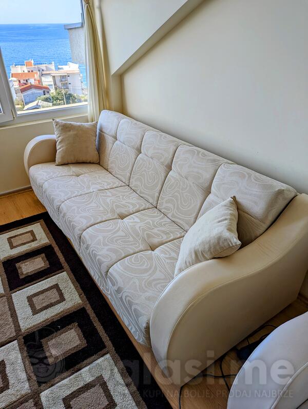 Sofa na razvlacenje I fotelja 