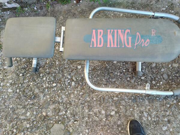 Prodajem klupu AB KING PRO