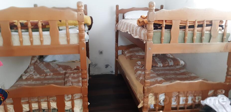 Prodajem dvospratne krevete 100 eura par 