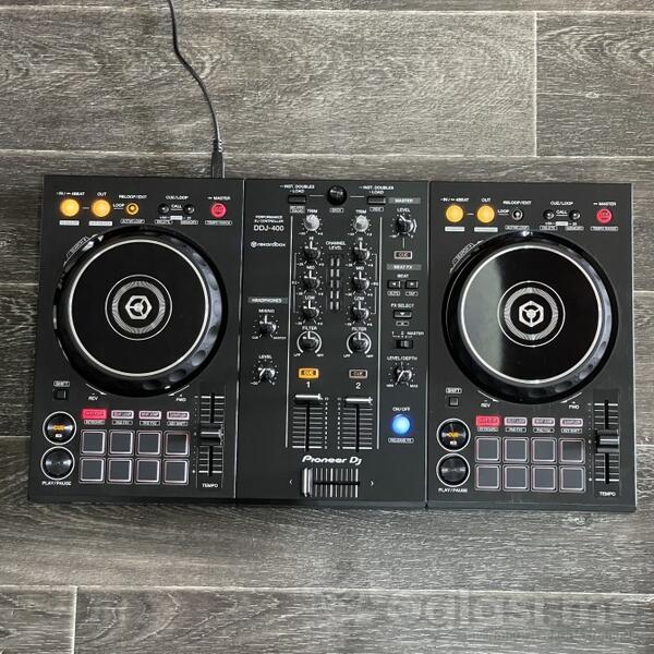 DJ kontroler prakticno nov